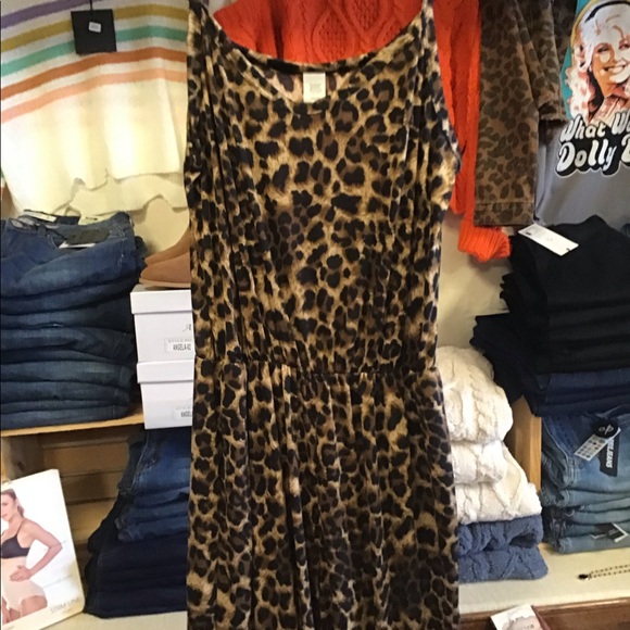 Plus size romper with pockets - Picture 4 of 6